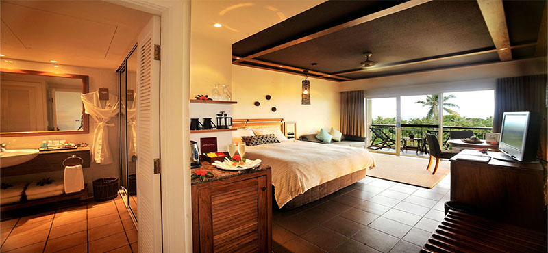 outrigger-fiji-beach-resort-fiji-holiday-superior-resort-view-bed