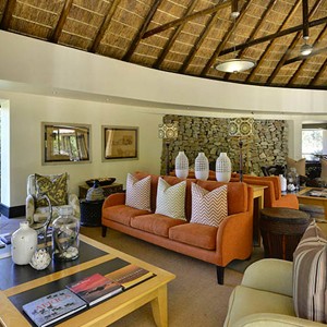 Shamwari Game Reserve - South Africa - Eagles Crag Lodge - Lounge