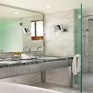 st-regis-aspen-colorado-holiday-classic-guest-rooms-bathroom