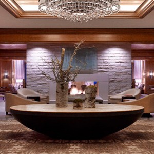 st-regis-aspen-colorado-holiday-lobby-lounge