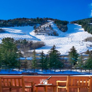 st-regis-aspen-colorado-holiday-room-mountain-view