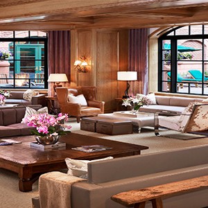 st-regis-aspen-colorado-holiday-shadow-mountain-lounge