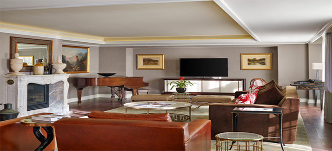 st-regis-aspen-colorado-holiday-silver-queen-suite-lounge