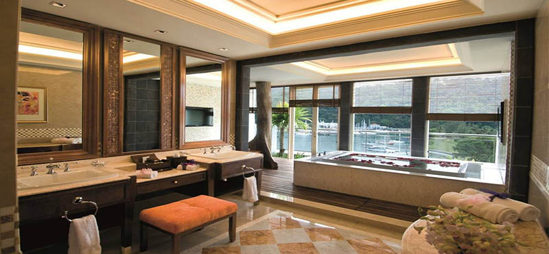 the-danna-langkawi-malaysia-holiday-royal-imperial-suite-bath