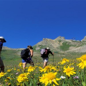 the-little-nell-united-states-holiday-hiking
