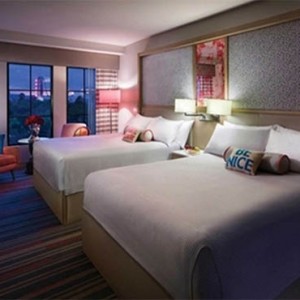 universal-hard-rock-hotel-orlando-holiday-pool-view-room