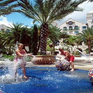 universal-hard-rock-hotel-orlando-holiday-water-play-area