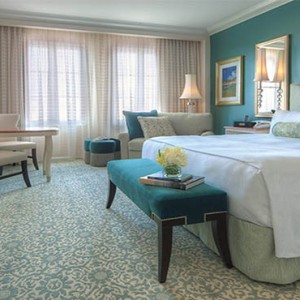 universal-loews-portofino-bay-orlando-holiday-garden-view-king-room