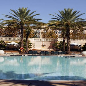 universal-loews-portofino-bay-orlando-holiday-villa-pool