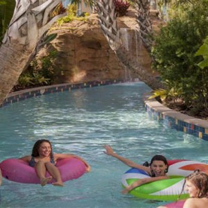 universals-cabana-bay-beach-resort-orlando-holiday-pool-slide