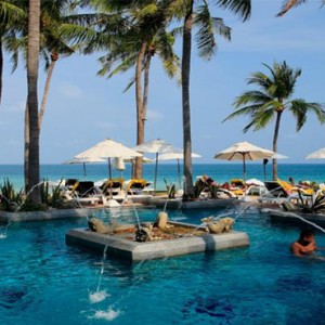 centara-grand-beach-resort-koh-samui-holidays-pool1