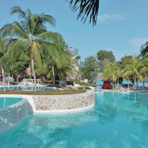 pool-pardisus-rio-de-oro-resort-spa-luxury-cuba-holidays