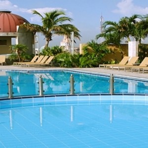 rooftop-pool-iberostar-parque-central-luxury-cuba-holiday-packages
