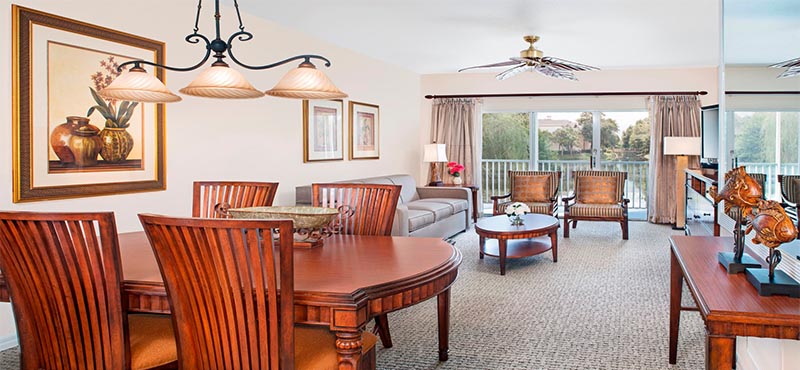 Sheraton Vistana Villages Resort Lake Bueno Vistas Orlando Holiday One Bedroom Premium Villa Lounge1