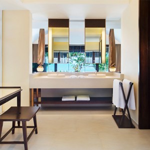 vana-belle-koh-samui-holidays-tropical-pool-suite-bathroom