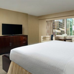 crowne-plaza-times-square-manhattan-new-york-holiday-penthouse-suite-bedroom