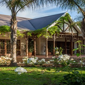 hlangana-lodge-south-africa-holidays-breakfast-room