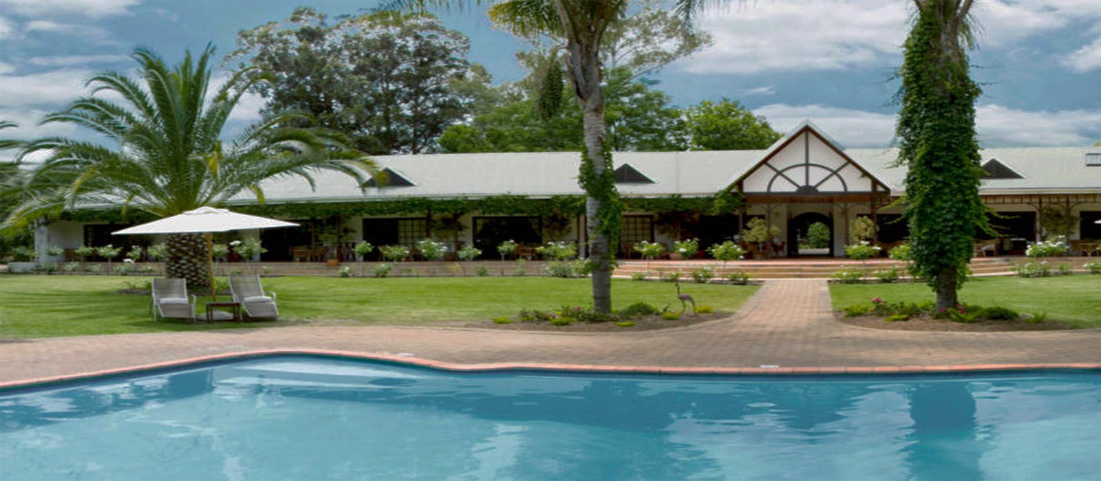 hlangana-lodge-south-africa-holidays-header-copy1