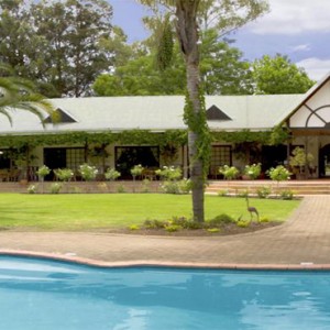 hlangana-lodge-south-africa-holidays-pool