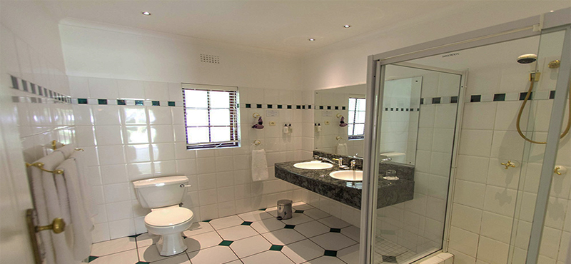 hlangana-lodge-south-africa-holidays-standard-room-bathroom