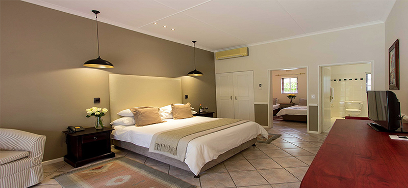 hlangana-lodge-south-africa-holidays-standard-room-bedroom1