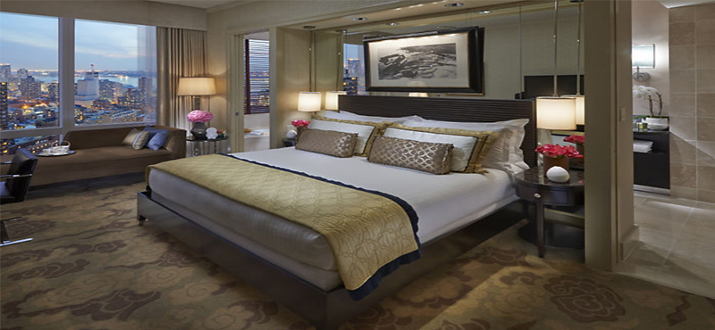 mandarin-oriental-new-york-holiday-hudson-river-view-room-bedroom