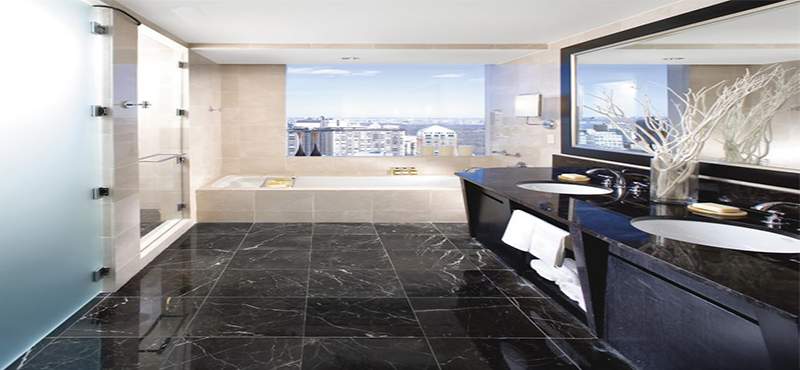 mandarin-oriental-new-york-holiday-taipan-suite-bathroom