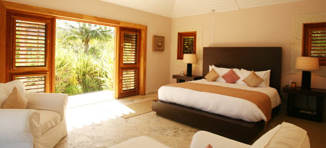 pink-sands-bahamas-garden-view-rooms-bedroom