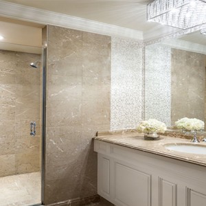 the-ritz-carlton-san-francisco-holiday-the-ritz-carlton-suite-bathroom