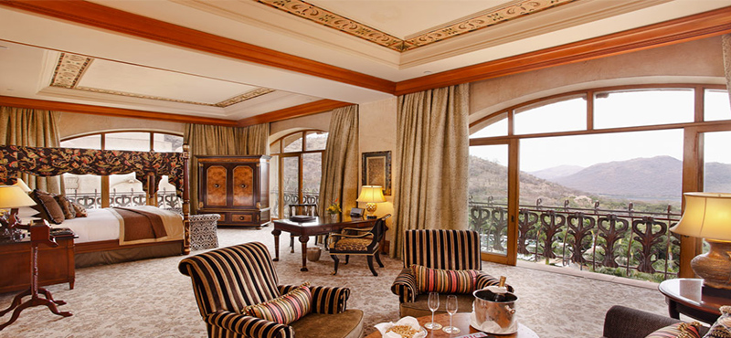 the-palace-of-the-lost-city-south-africa-holidays-king-suite-room