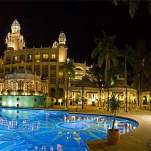 the-palace-of-the-lost-city-south-africa-holidays-palace-pool-deck