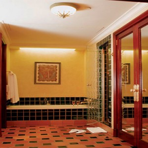 the-palace-of-the-lost-city-south-africa-holidays-superior-suite-bathsuite