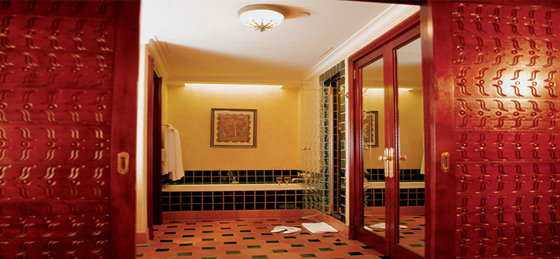 the-palace-of-the-lost-city-south-africa-holidays-superior-suite-bathsuite