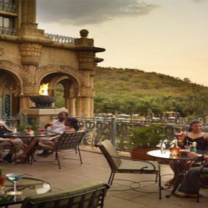 the-palace-of-the-lost-city-south-africa-holidays-tusk-bar-and-lounge