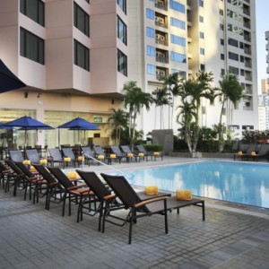 pool-2-rembrandt-hotel-bangkok-luxury-bangkok-holiday-packages