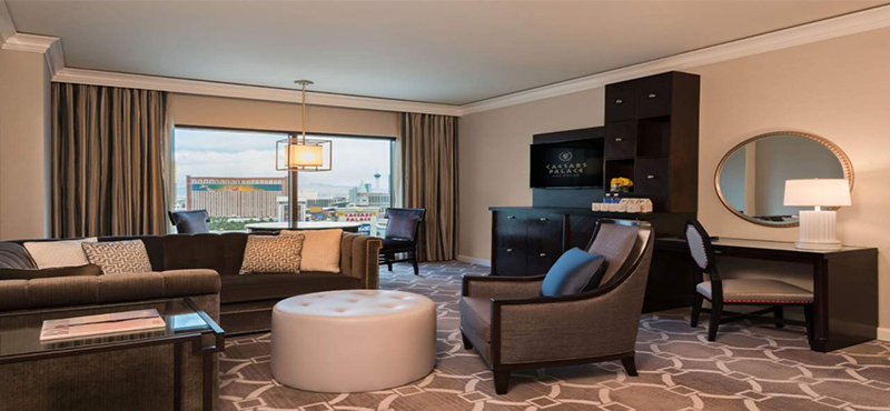 caesars-palace-las-vegas-holiday-augustus-executive-suite-1-king