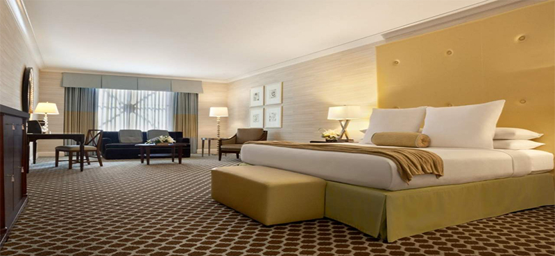 caesars-palace-las-vegas-holiday-palace-deluxe-room-1-king-non-smoking