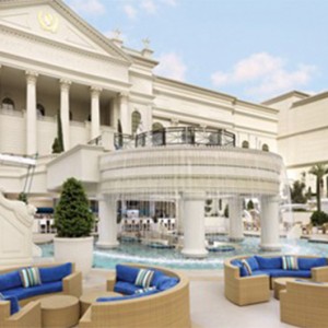 caesars-palace-las-vegas-holiday-courtyard
