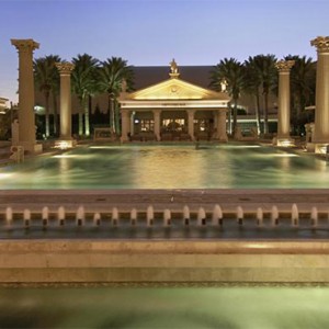 caesars-palace-las-vegas-holiday-pool