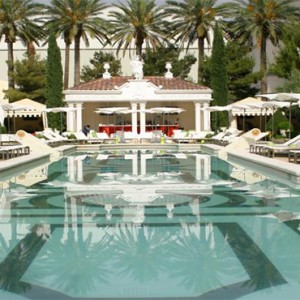 caesars-palace-las-vegas-holiday-pool1