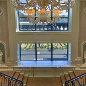 caesars-palace-las-vegas-holiday-staircase