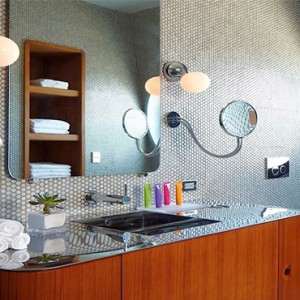 dream-downtown-new-york-holiday-platinum-king-room-bathroom