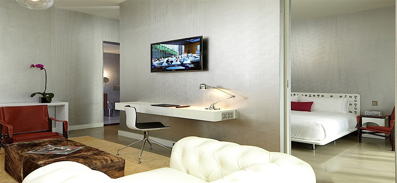 dream-downtown-new-york-holiday-platinum-suite-living-room