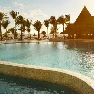 pool-lux-belle-mare-luxury-mauritius-holidays