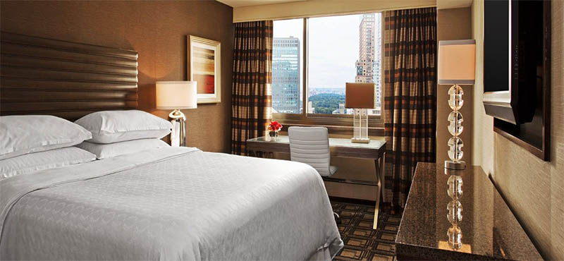 sheraton-times-square-hotel-new-york-holidays-executive-suite-bedroom