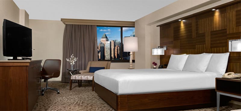 the-hilton-times-square-new-york-holidays-1-king-bed-deluxe-room