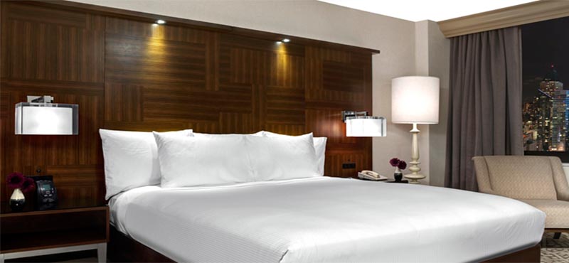 the-hilton-times-square-new-york-holidays-1-king-bed