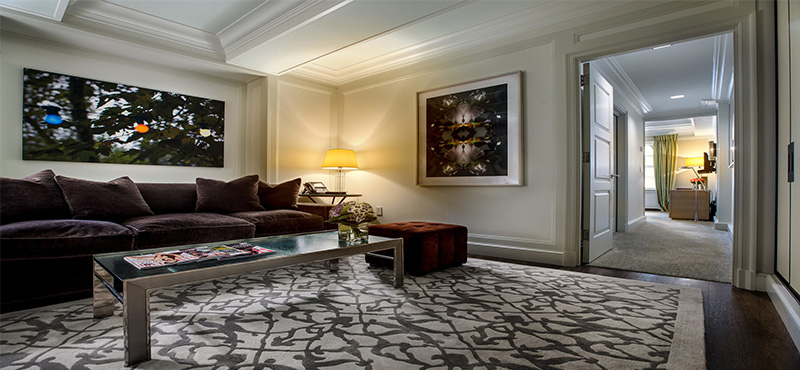 the-mark-hotel-new-york-holiday-courtyard-junior-suites-living-room