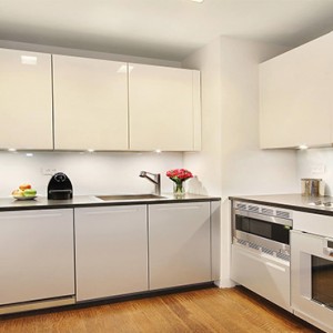 the-mark-hotel-new-york-holiday-garden-suite-kitchen