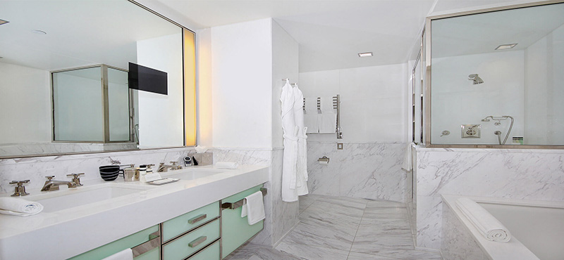 the-mark-hotel-new-york-holiday-madison-suite-bathroom